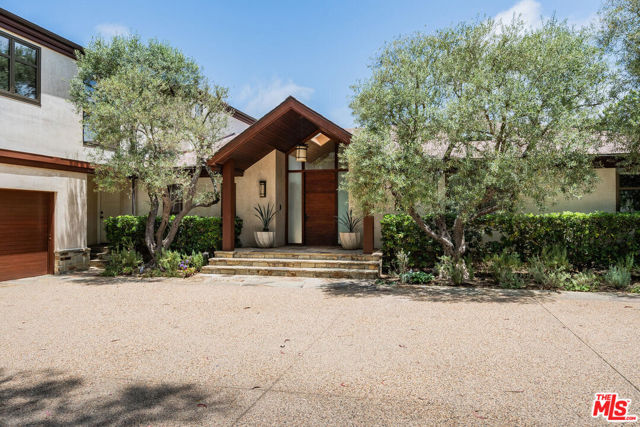 2232 Stradella Road, Los Angeles CA: https://media.crmls.org/mediaz/6cc0f385-fc16-49c5-b5da-39ad0d2dc195.jpg