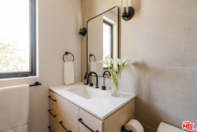 819 N Ogden Drive, Los Angeles CA: https://media.crmls.org/mediaz/6cc18969-9f0e-4208-a57f-40f4ac51bebe.jpg