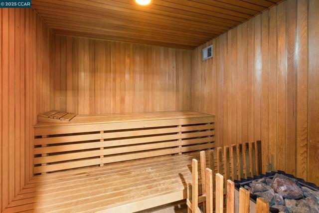 500 Vernon, Oakland CA: https://media.crmls.org/mediaz/6cc2bd9f-1a22-475d-a7d6-328db8aa723e.jpg