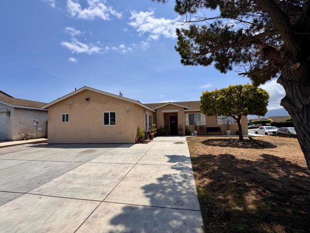 620 Verano Street, Soledad CA: https://media.crmls.org/mediaz/6cc2c571-9ae6-4c6a-b0a5-3a457f81e902.jpg