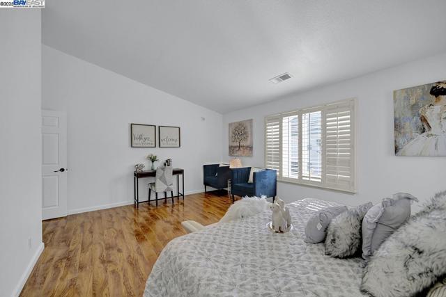 Image 46 of 60 For 2202 Oceanside Way