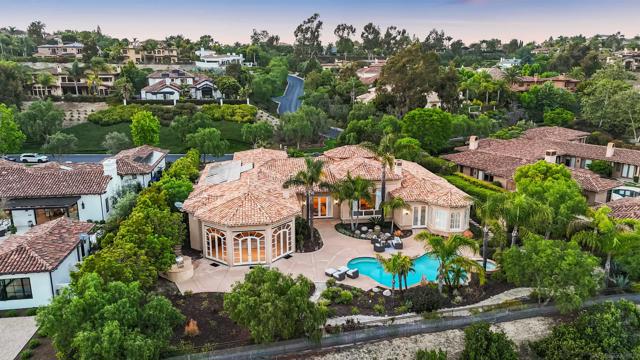 4695 Rancho Verde Trl, San Diego CA: https://media.crmls.org/mediaz/6cc53c56-1376-46ed-8c7f-c89e2ba6de34.jpg