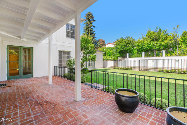 1184 Arden Road, Pasadena CA: https://media.crmls.org/mediaz/6cc5491c-9131-4760-a87a-8a7fde470e75.jpg