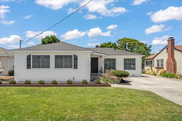 405 Bradley Avenue, San Jose CA: https://media.crmls.org/mediaz/6cc55ecc-477e-4569-820b-fd04890ad781.jpg