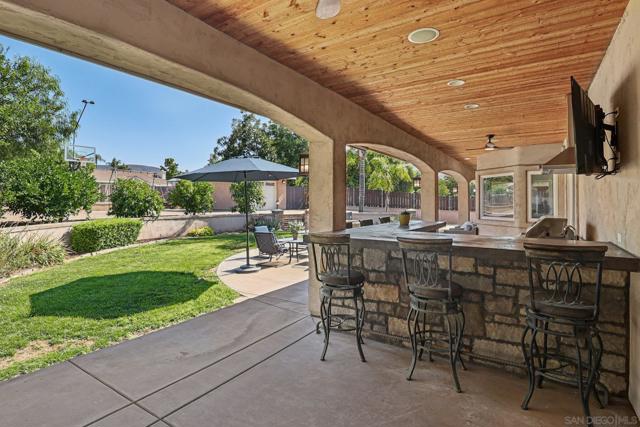 16112 Arena Drive, Ramona CA: https://media.crmls.org/mediaz/6cc57d87-3635-476b-884c-a5446e5b3ef5.jpg