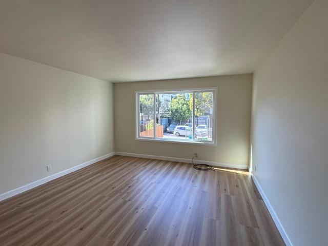 370 Bartlett Street, San Francisco CA: https://media.crmls.org/mediaz/6cc5fdb6-b14c-461d-b2a6-f0cb4f6e9db4.jpg
