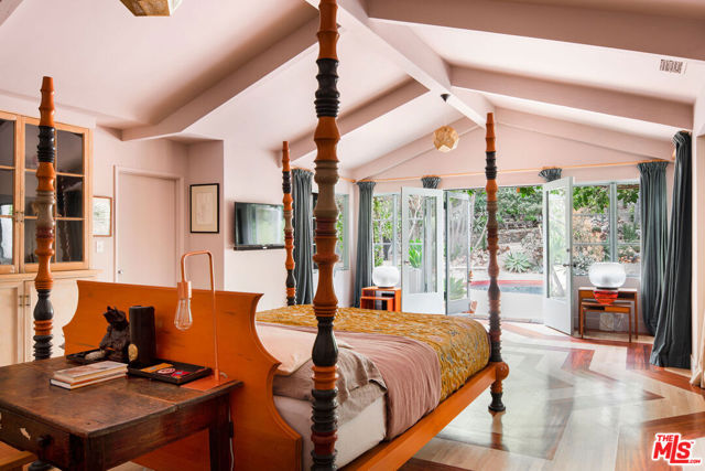 4078 Mandeville Canyon Rd. Road, Los Angeles CA: https://media.crmls.org/mediaz/6cc63fcb-101a-459b-942c-13f857bf3e7f.jpg