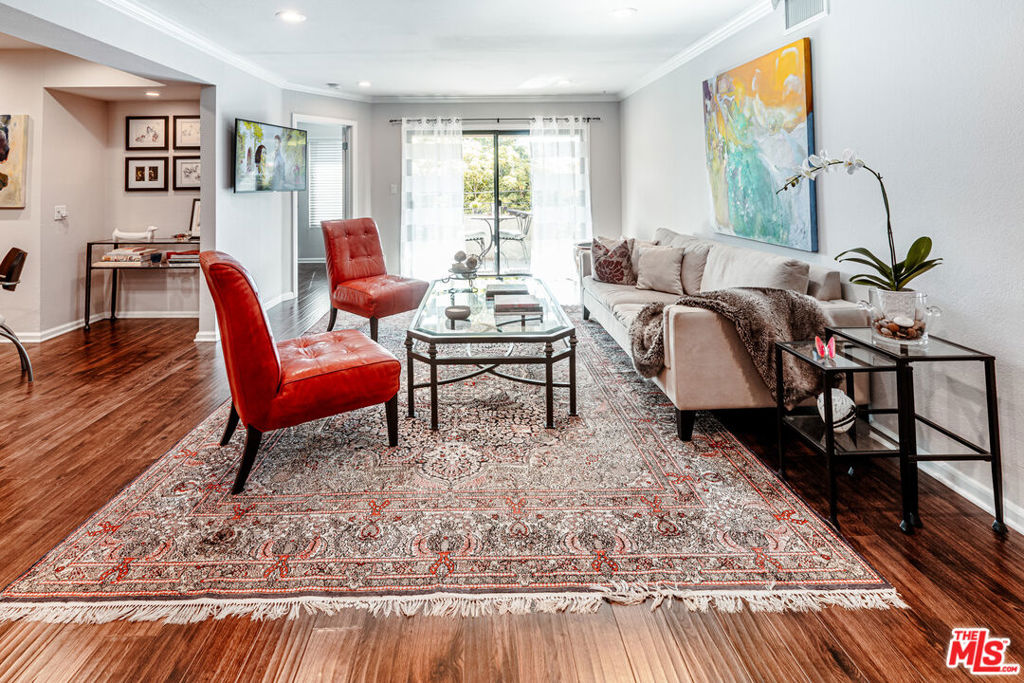 5009 Woodman Avenue 309, Sherman Oaks, CA 91423