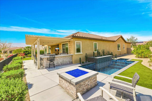 72 Barolo, Rancho Mirage CA: https://media.crmls.org/mediaz/6cc6c6c2-421d-42ca-baae-2e1fd2d7d44a.jpg
