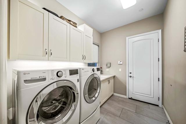 76054 Via Saturnia, Indian Wells CA: https://media.crmls.org/mediaz/6cc76b2f-4491-4977-b158-ede67ff6ff86.jpg