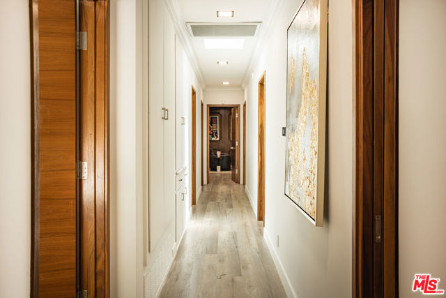 9991 Liebe Drive, Beverly Hills CA: https://media.crmls.org/mediaz/6cc8425c-b838-4c4c-8d07-9bea5813dbbd.jpg