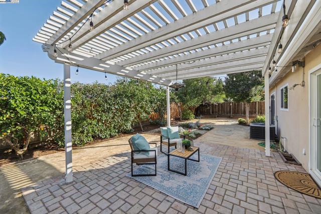 137 Cassandra Pl, San Ramon CA: https://media.crmls.org/mediaz/6cc9ee6d-2b28-4283-910a-0583a9dc25ea.jpg