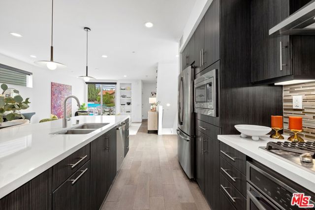 1923 N Gower Street, Los Angeles CA: https://media.crmls.org/mediaz/6ccb0f05-d988-4461-a59c-0c070eedefb2.jpg