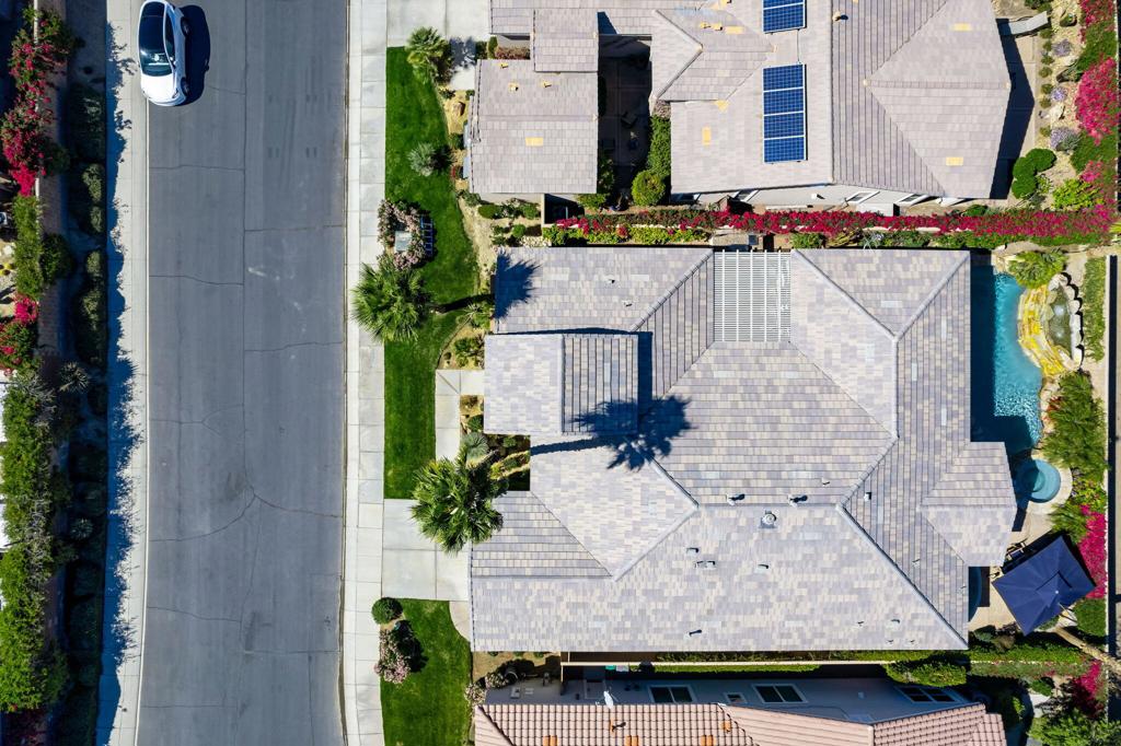 https://media.crmls.org/mediaz/6ccb140c-77aa-49fb-813d-0acee683c817.jpg?preset=X-Large