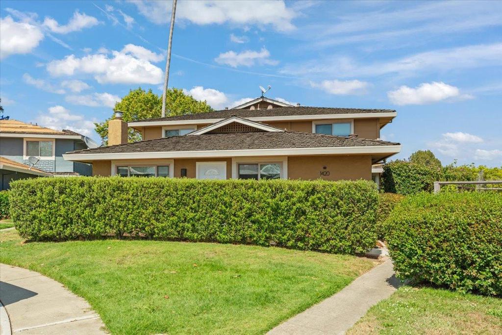 1420 Ruby Court #1