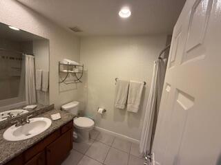 Image 11 of 12 For 78650 Avenue 42  1004