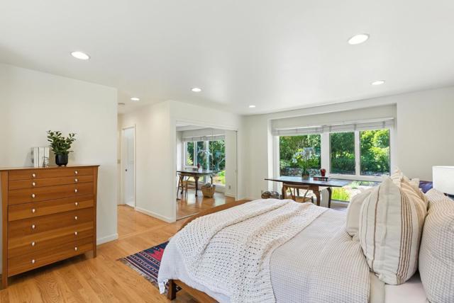 3795 Ralston Avenue, Hillsborough CA: https://media.crmls.org/mediaz/6ccc8a72-30f3-4449-b6fb-ca57ccc1981d.jpg