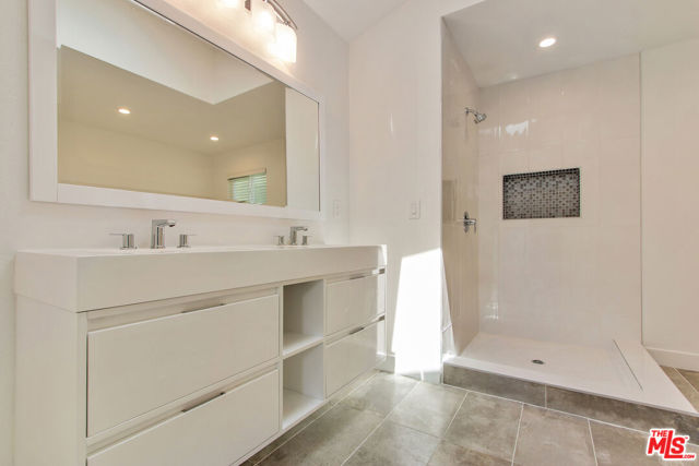 828 Westmount Drive, West Hollywood CA: https://media.crmls.org/mediaz/6ccc8bcf-b441-4a6f-9676-ed0ab2d24135.jpg