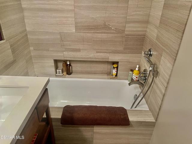 1542 Riverside Drive, Glendale CA: https://media.crmls.org/mediaz/6ccd63bd-18fa-4c87-81cb-e64d33ff56a2.jpg