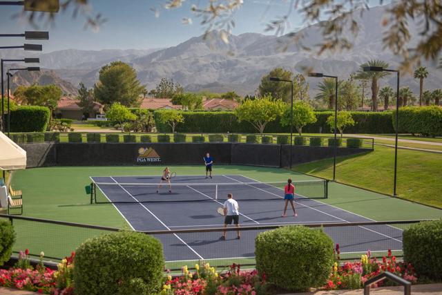80601 Oak Tree, La Quinta CA: https://media.crmls.org/mediaz/6cce13bc-4805-4625-bf63-c09e17e72394.jpg