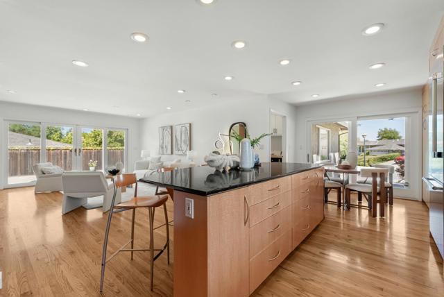 1405 Cedar Place, Los Altos CA: https://media.crmls.org/mediaz/6ccee50b-a85b-4e05-b826-e83c1815f0de.jpg