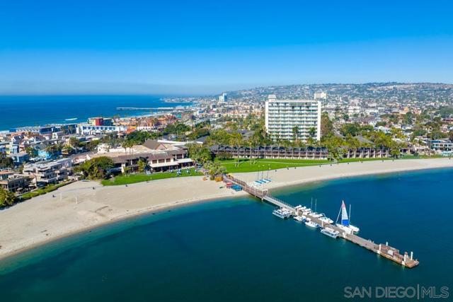 839 Reed Avenue, Pacific Beach (San Diego) CA: https://media.crmls.org/mediaz/6ccf777b-3dab-4592-a43e-5e11207decb2.jpg