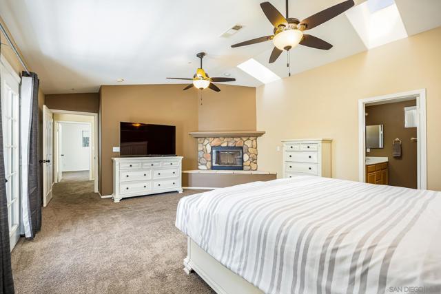 235 Loma Vista Pl, El Cajon CA: https://media.crmls.org/mediaz/6cd0702e-c76d-480f-a888-f8249d34122b.jpg