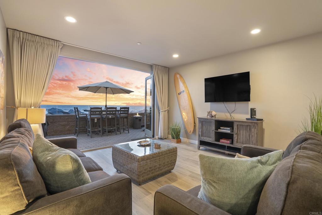 700 The Strand - photo 14