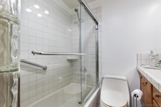 2546 MARATHON DR, San Diego CA: https://media.crmls.org/mediaz/6cd0a8b7-90b3-4fce-b758-420c8dc0e890.jpg