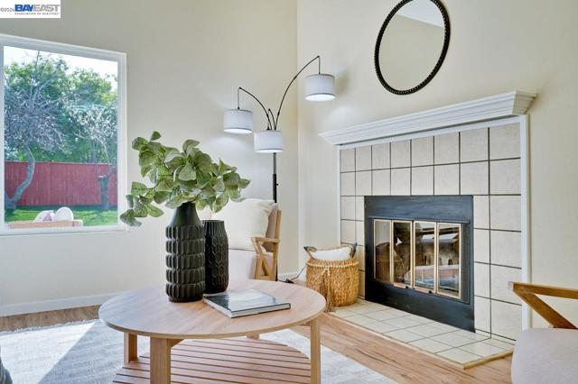 Image 7 of 58 For 4691 Rousillon Ave