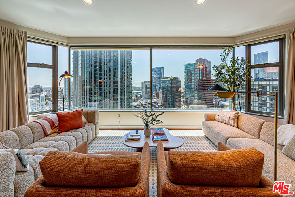 801 S Grand Avenue #1801