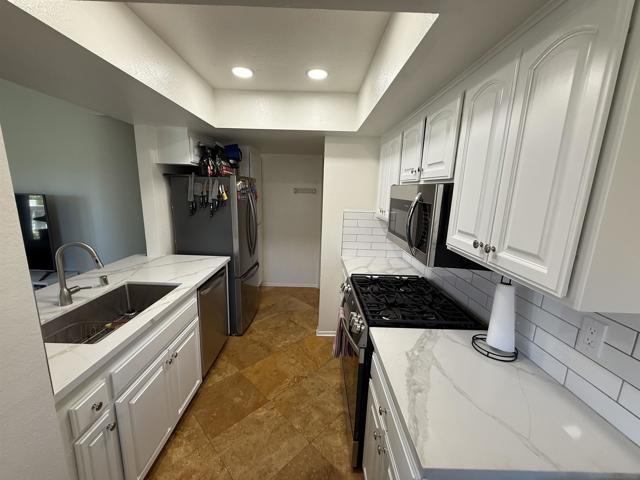 9342 Twin Trails Drive, San Diego CA: https://media.crmls.org/mediaz/6cd349f1-70a1-4547-9ef6-d8c3135540db.jpg