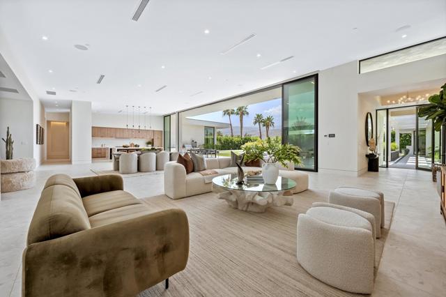 7 Makena Lane, Rancho Mirage CA: https://media.crmls.org/mediaz/6cd3c0ba-c6c7-42eb-97b9-2277ed7e811a.jpg