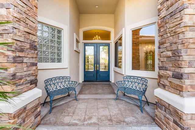 37159 Turnberry Isle Drive, Palm Desert CA: https://media.crmls.org/mediaz/6cd44998-ce65-4b76-a1cd-7dc089afd580.jpg