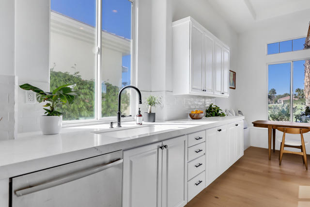 51075 Marbella Court, La Quinta CA: https://media.crmls.org/mediaz/6cd626f9-9a2e-463b-8e32-de683aa8167b.jpg