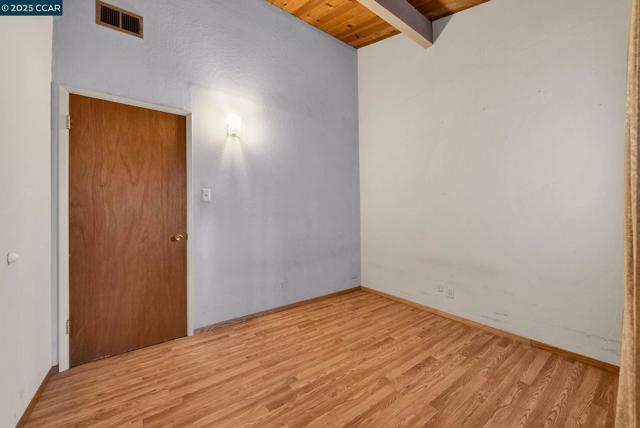 1246 Otis Dr, Alameda CA: https://media.crmls.org/mediaz/6cd705ec-4cf4-488d-9a2c-47da640ef450.jpg