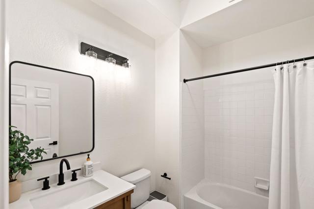 833 Swallowtail Court, Brisbane CA: https://media.crmls.org/mediaz/6cd72c9d-56d2-47eb-9184-164528edcbc7.jpg