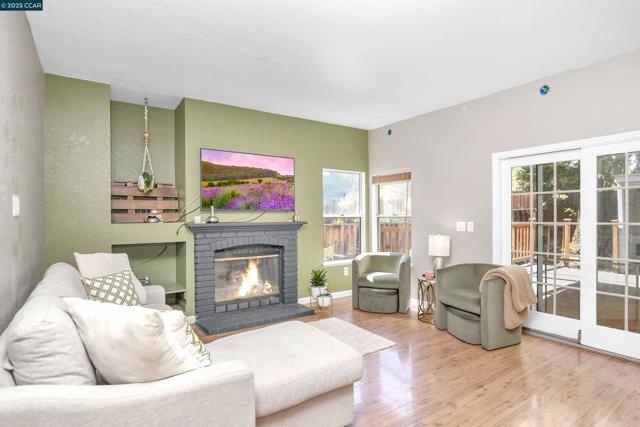 5008 Brookhaven Way, Antioch CA: https://media.crmls.org/mediaz/6cd79435-1184-4307-89b8-b637755c6dc5.jpg