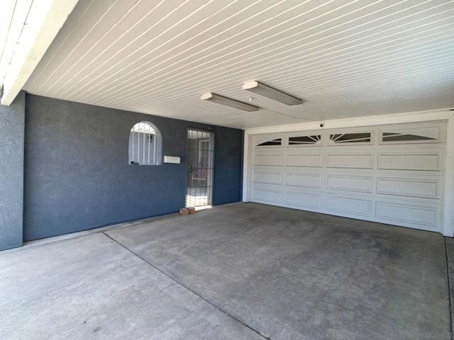 8644 Via Del Luz, El Cajon CA: https://media.crmls.org/mediaz/6cd79a71-9512-4350-ac6f-3f0ad1217f48.jpg