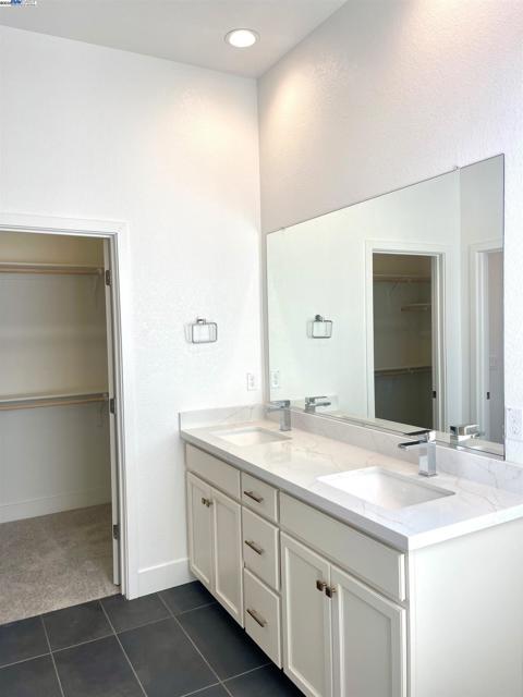 2161 Gentle Rain Drive, Roseville CA: https://media.crmls.org/mediaz/6cd81dec-3eec-47e7-8013-e67b0601f3ca.jpg