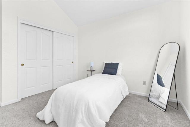 18 Suffield Circle, Salinas CA: https://media.crmls.org/mediaz/6cd86a83-4065-47bb-968e-82240b9ee5b0.jpg