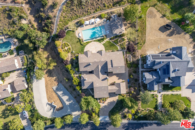 2052 Shadow Creek Drive, Agoura Hills CA: https://media.crmls.org/mediaz/6cd8cfd5-fe39-4366-ade4-854ce41fd9fa.jpg