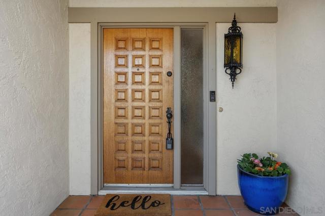 12007 Caminito Campana, San Diego CA: https://media.crmls.org/mediaz/6cd8d1e3-23e6-4b50-a40e-55157de24cf9.jpg