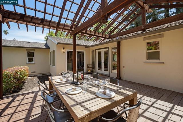 312 Soule Ave, Pleasant Hill CA: https://media.crmls.org/mediaz/6cd93692-ff13-416d-8d91-bc7b76f06092.jpg
