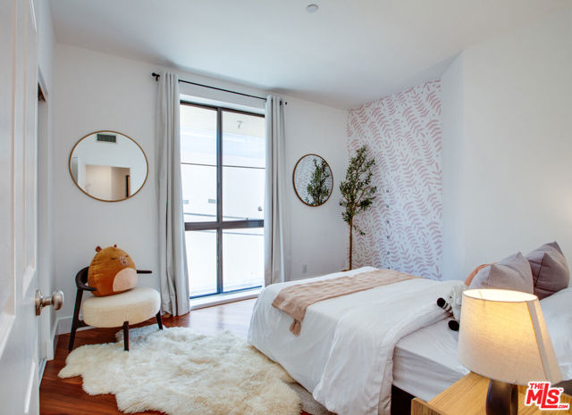 Drew Fenton | 12000 Goshen Avenue Los Angeles CA | MLS: 7335445 Drew Fenton | 12000 Goshen Avenue Los Angeles CA | MLS: 7335445