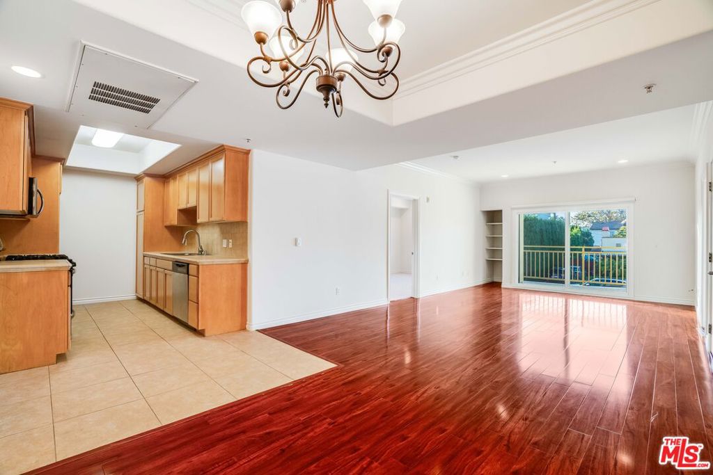 3328 Oakhurst Avenue #105