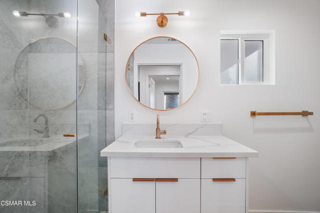 7804 Kentland Avenue, West Hills CA: https://media.crmls.org/mediaz/6cda1114-112b-4c72-b059-ed387e568ca1.jpg