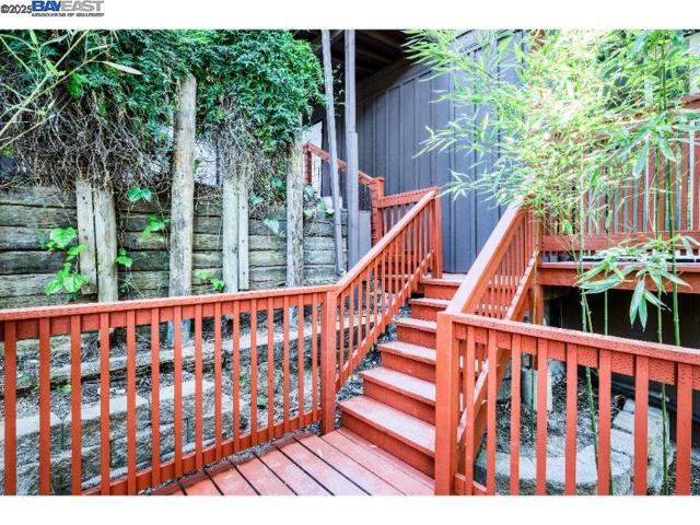 21401 Santa Clara Ave, Monte Rio CA: https://media.crmls.org/mediaz/6cda3500-8954-4c4f-bb6b-019c3e173cc4.jpg