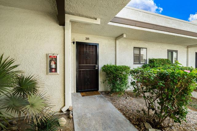 1150 E Palm Canyon Drive, Palm Springs CA: https://media.crmls.org/mediaz/6cda7556-6741-4428-b53b-96b6a94df806.jpg