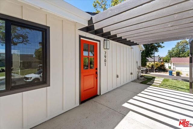7901 Winsford Avenue, Los Angeles CA: https://media.crmls.org/mediaz/6cdae28e-c55d-4842-acff-e416f4d64099.jpg